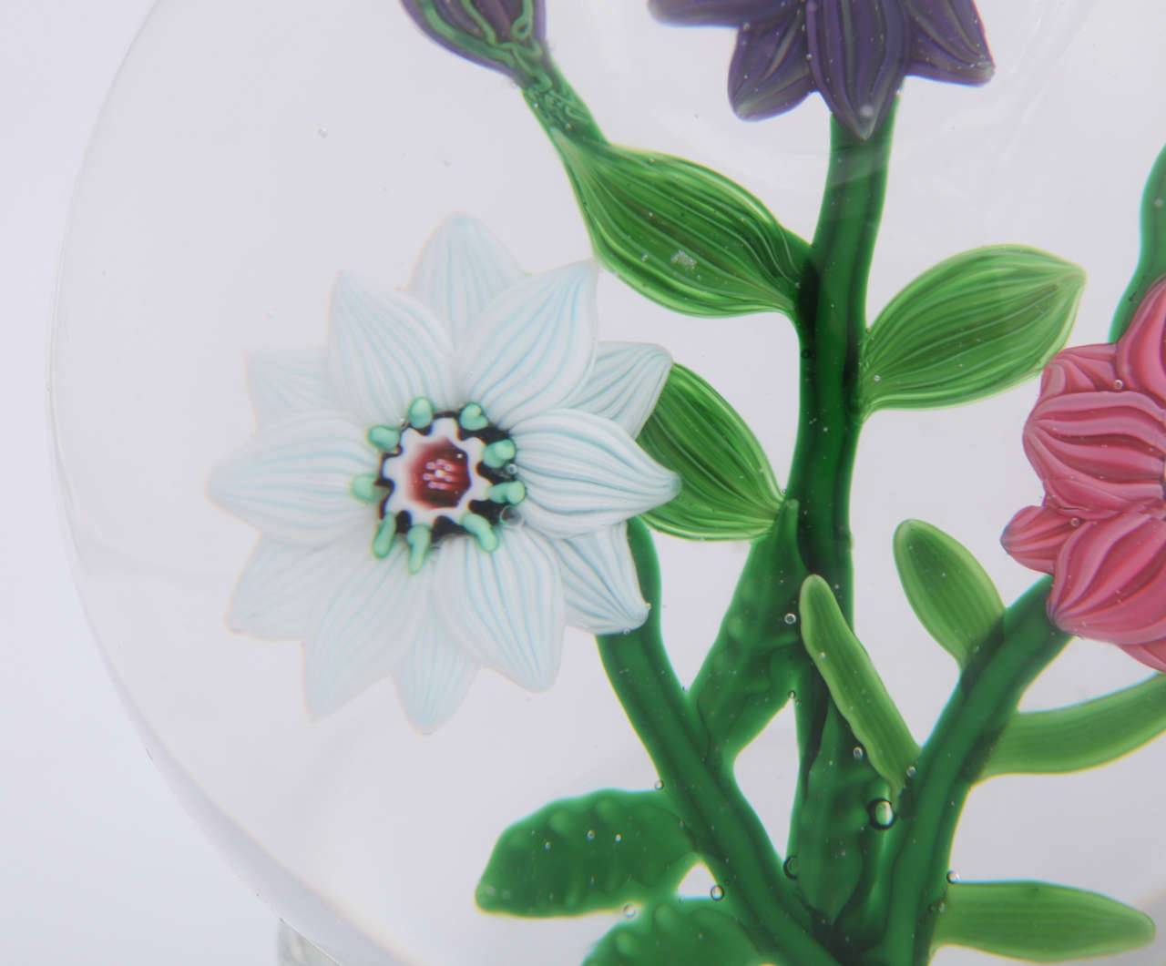 A Rare And Fine Antique Clichy Three Flower Bouquet Paperweight In Excellent Condition For Sale In New York, NY