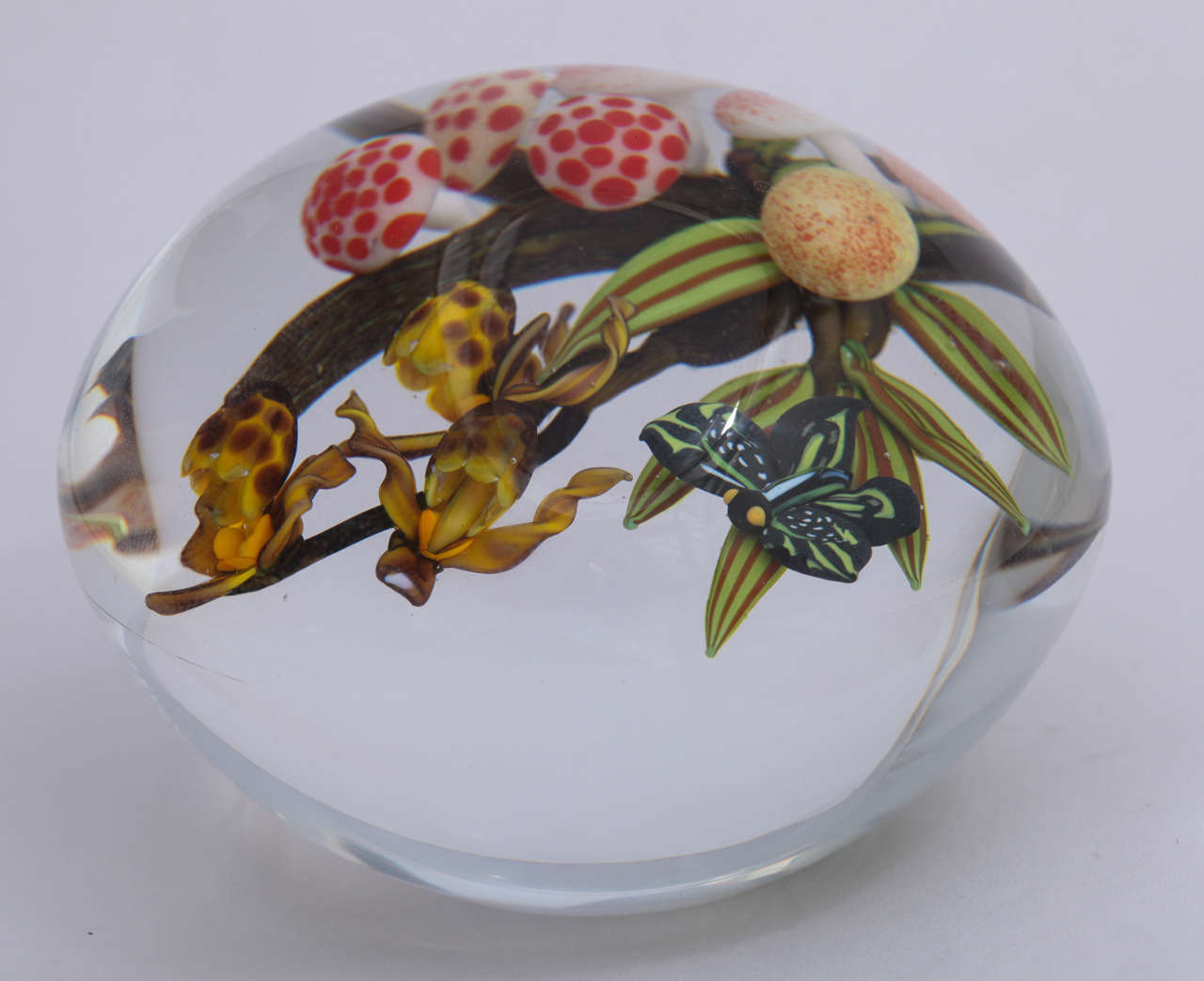 Glass Colin Richardson Lady Slippers Paperweight