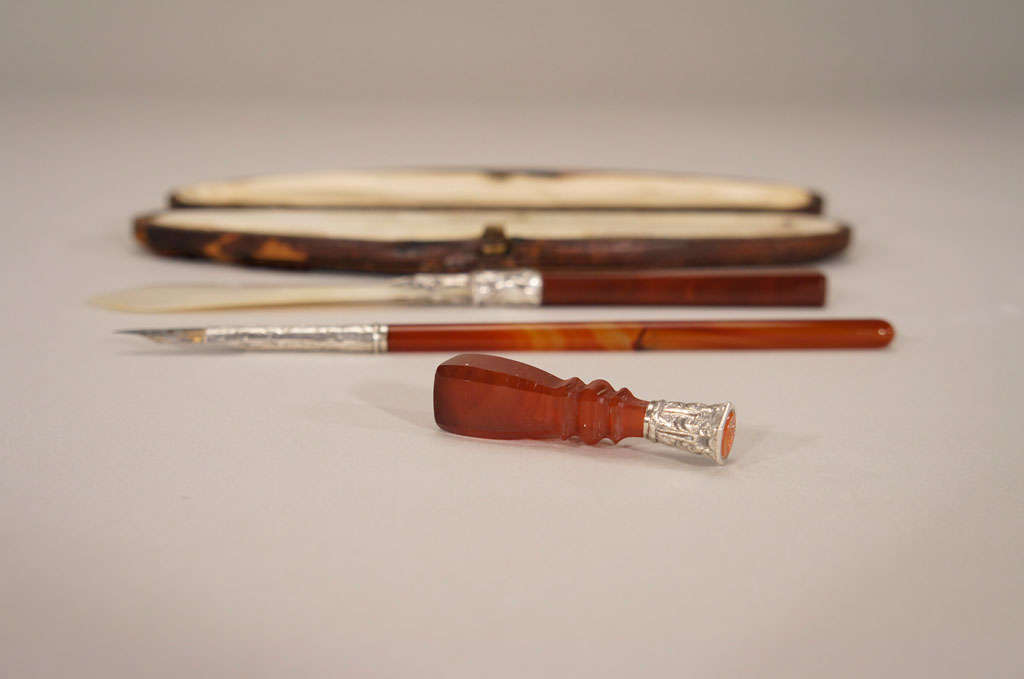 Set of Desk and Writing Instruments in Fitted Leather Box, 19th Century For Sale 3