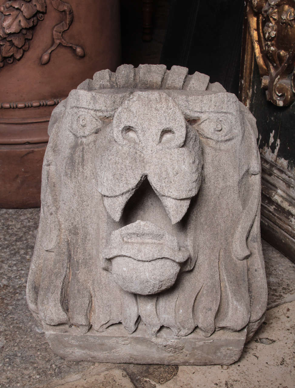 Deco Lion Heads - Pair