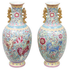 1900's Pair of Chinese Porcelain Urns