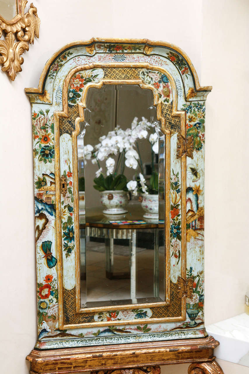 Pair of 18th Century English Chinoiserie Mirrored Corner Cabinets For Sale 2