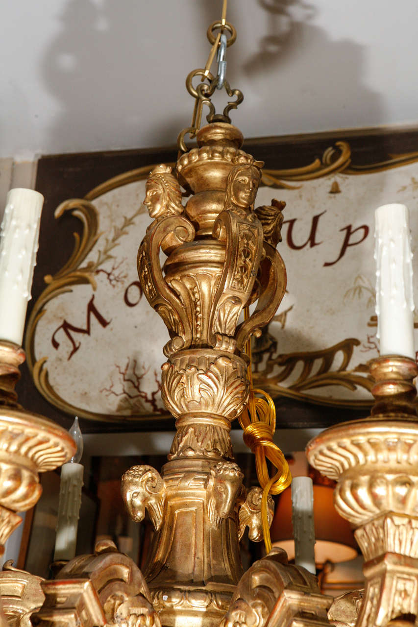 XXI secolo e contemporaneo Lampadario in legno dorato in stile francese in vendita