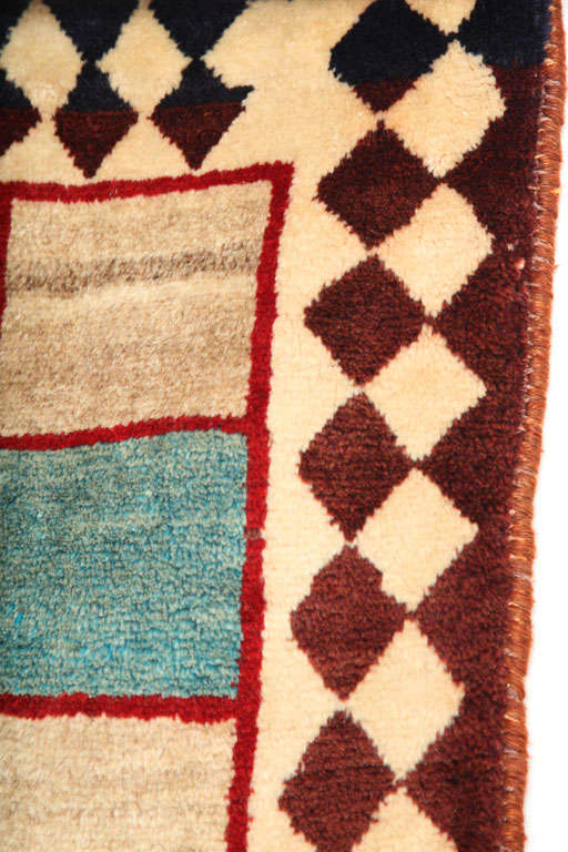 Tappeto Tribale Persiano Gabbeh degli anni '40, Quadrati Multicolore, Lana, 3' x 6' in vendita 2