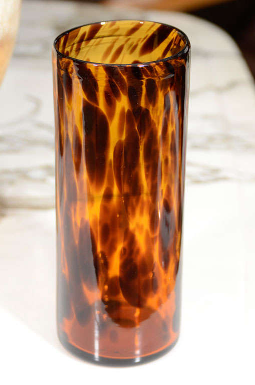 Glass tortoise shell glass vase
