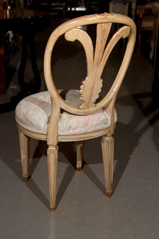 Six Parcel Paint and Gilt Decorated Hollywood Regency Dining Side Chairs Jansen In Good Condition In Stamford, CT