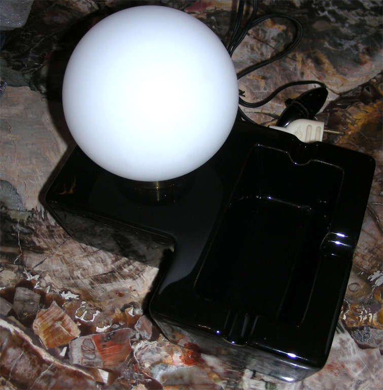 Zwei 1950er Jahre Lampen-Aschenbecher im Angebot 1