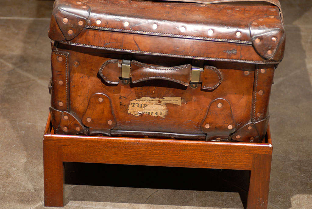 English 19th Century Leather Travel Trunk on Rectangular Mahogany Wooden Stand 3