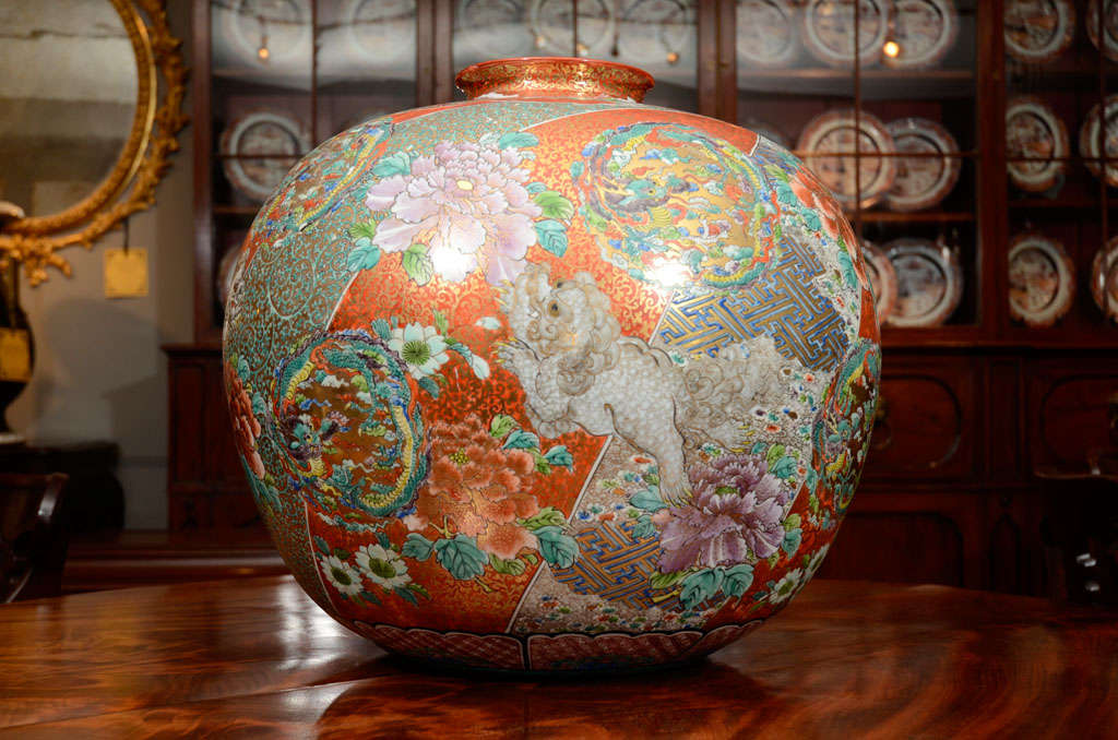 19th Century Kutani Vase In Excellent Condition In New York, NY