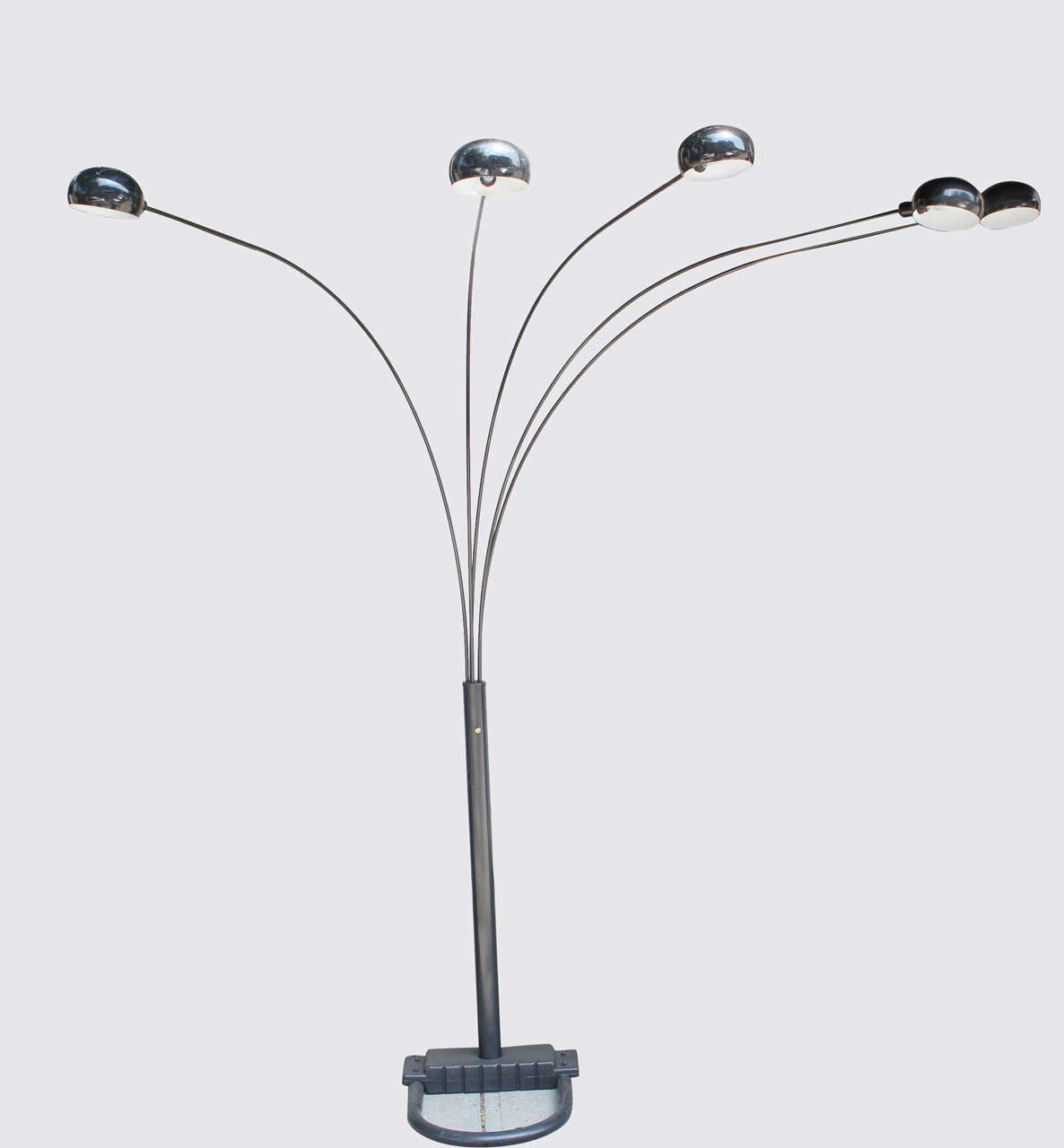 Arms can be swong from side to side, adjustable floor lamp with five arms