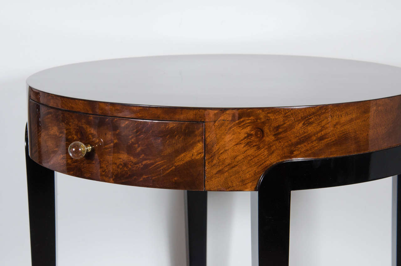 Superb Art Deco Streamlined Occasional/Side Table In Book-Matched Walnut In Excellent Condition In New York, NY
