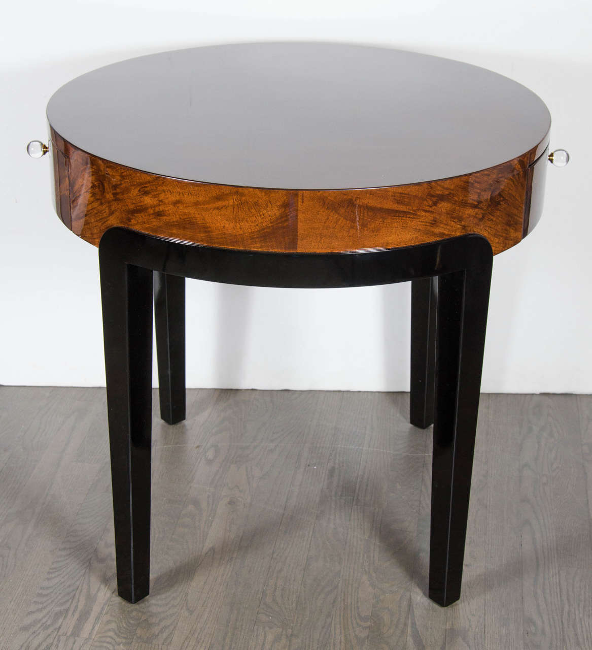Superb Art Deco Streamlined Occasional/Side Table In Book-Matched Walnut 1