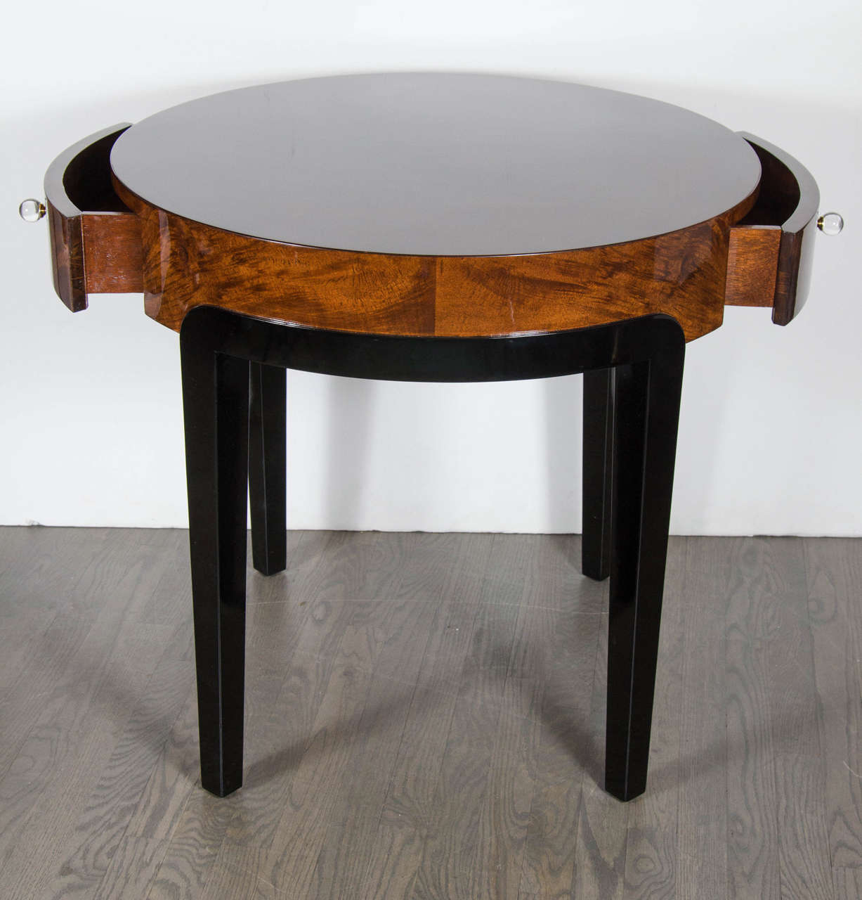 Superb Art Deco Streamlined Occasional/Side Table In Book-Matched Walnut 3