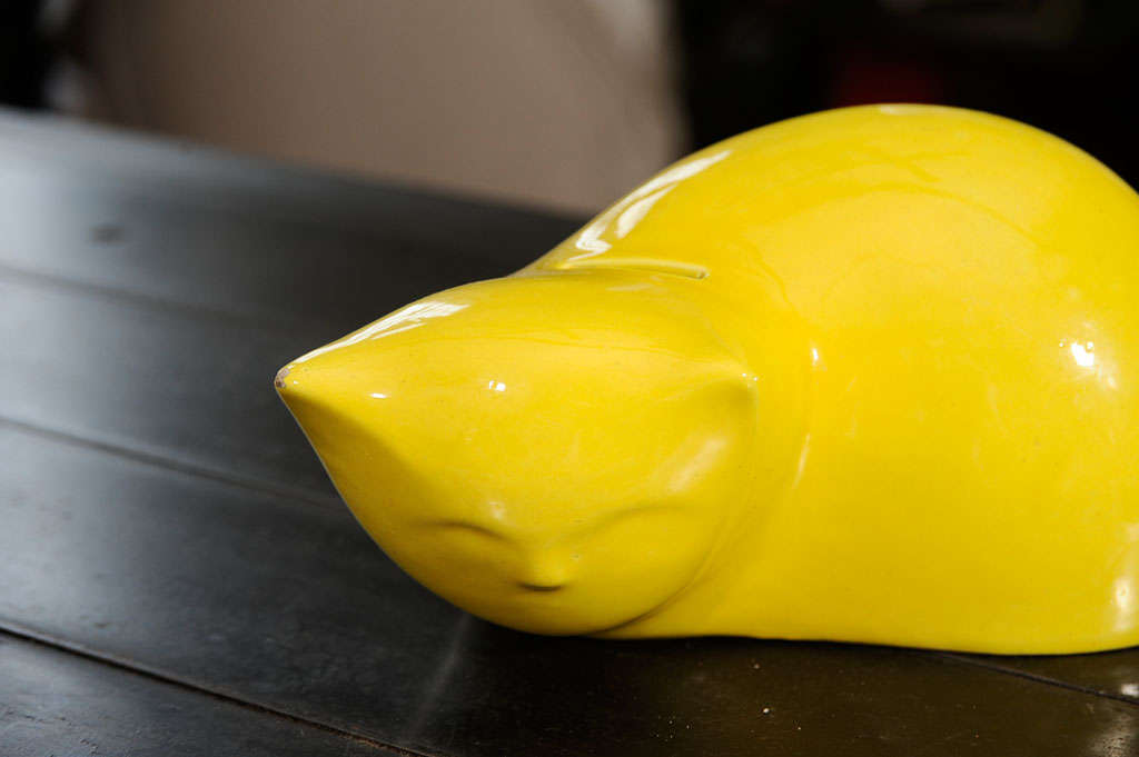 A really nice example of Baldelli's work in this bright yellow cat bank. Made of ceramic/pottery style #796.