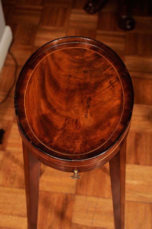 Unusual Flame Mahogany Port or Candle Stand In Excellent Condition In New York, NY