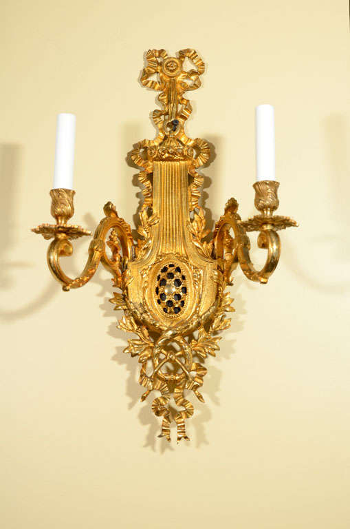 Wall sconce