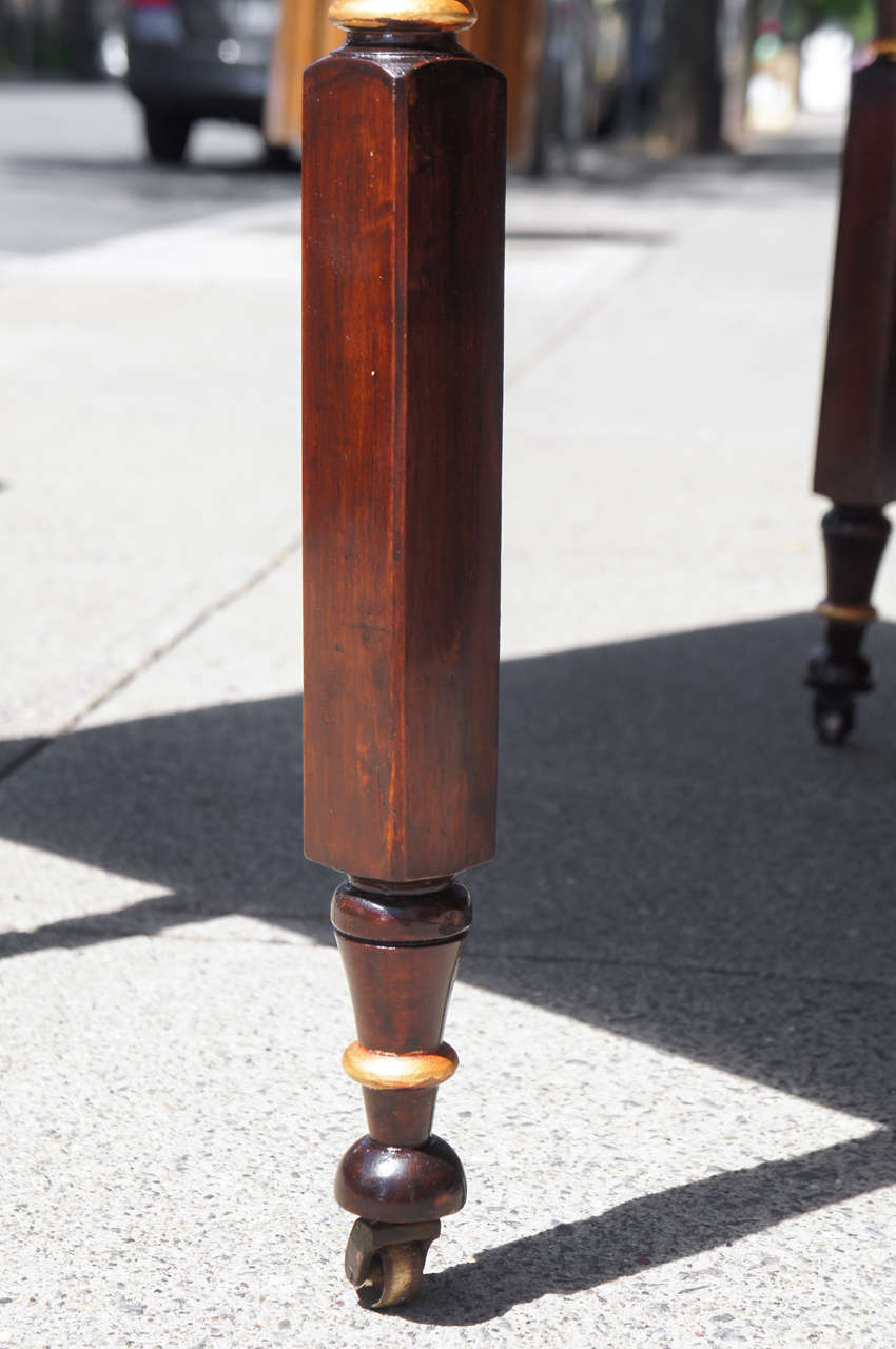 A Fine Early 19th Century Mahogany New York State Drop Leaf Table 1