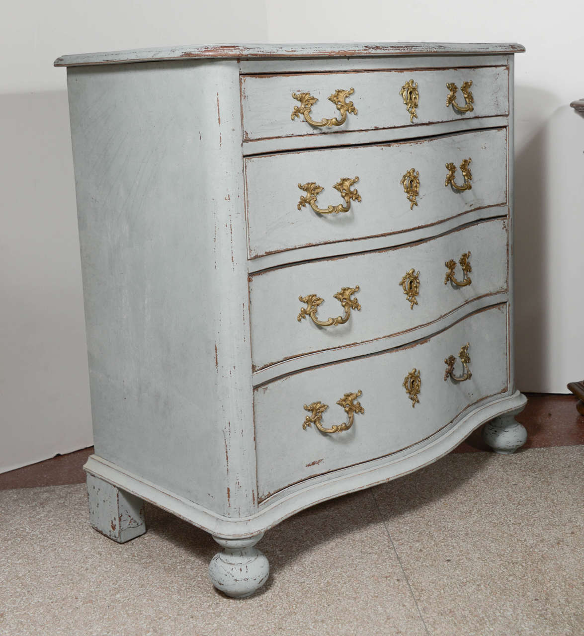 Swedish Painted Commode In Excellent Condition For Sale In Houston, TX