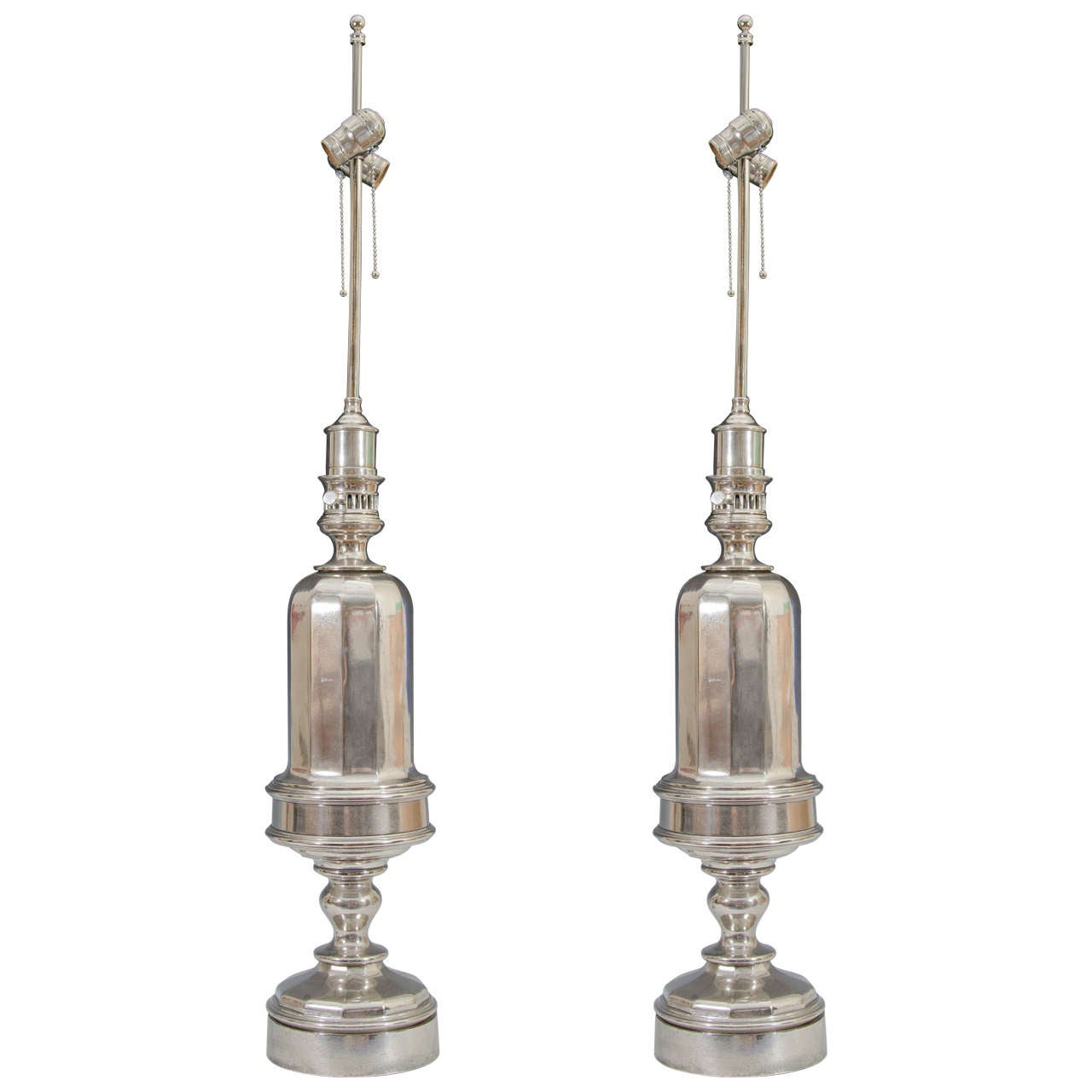 20th Century Pair Of Oil Table Lamps Mounted On Electrified Bases 20th Century Pair Of Oil Table Lamps Mounted On Electrified Bases For