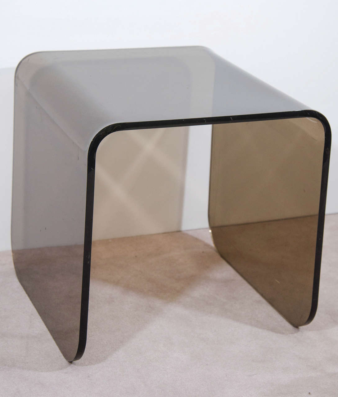 Spectacular Trio of Modern Waterfall Design Quartz Lucite Nesting Tables In Excellent Condition For Sale In Mount Penn, PA