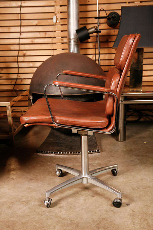 Cognac leather deskchair In Excellent Condition In Amsterdam, NL