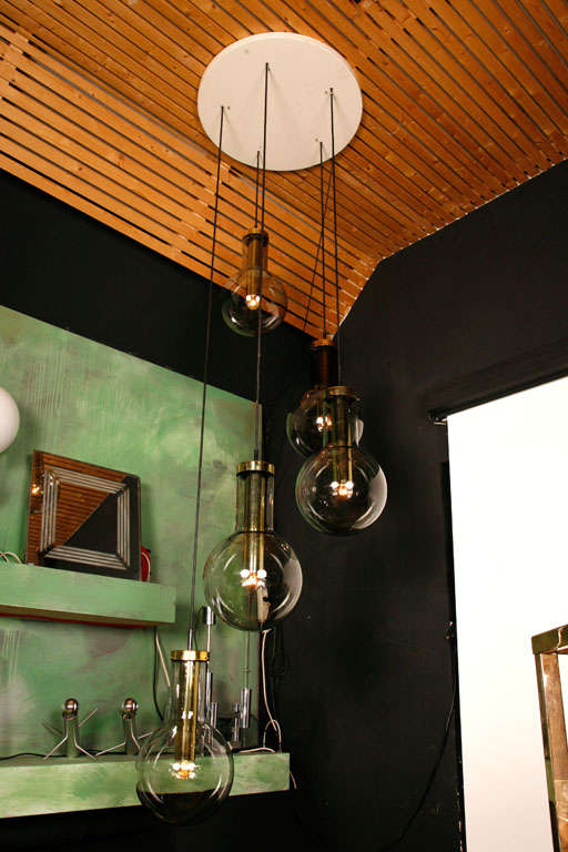 Absolutely amazing huge ceilingmount pendant light with 5 of the largest version 