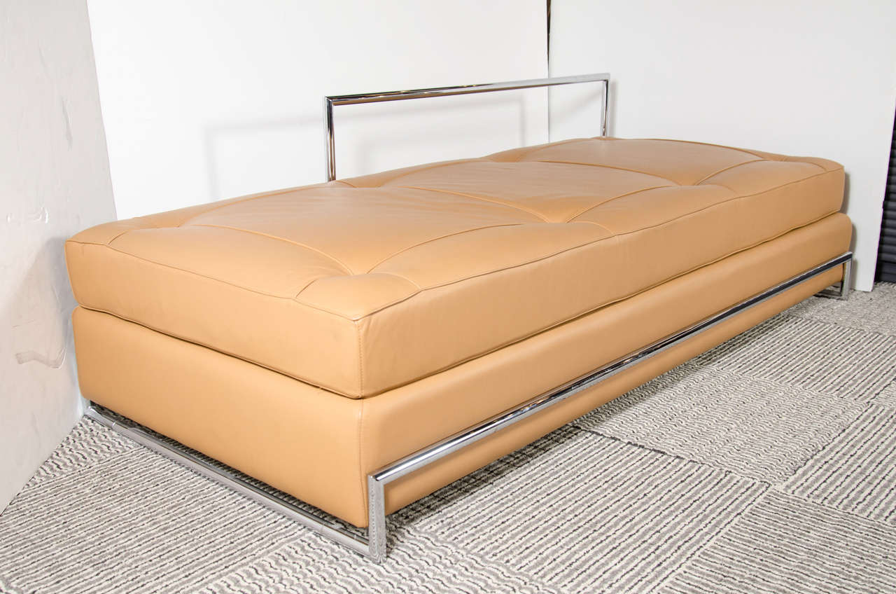 Italian Outstanding Daybed Designed by Eileen Gray