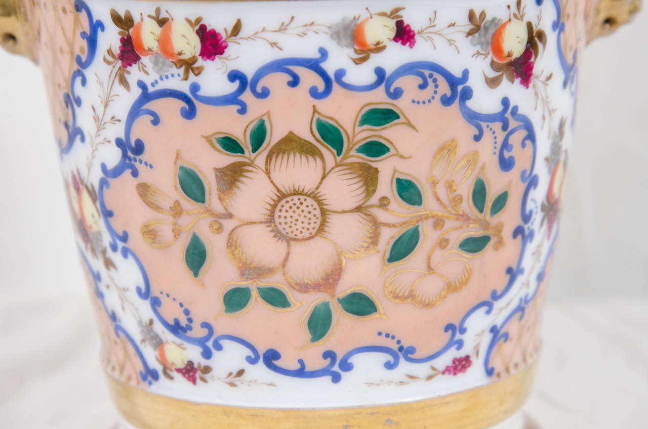 A Pair of Paris Porcelain Cache Pots In Excellent Condition In Katonah, NY