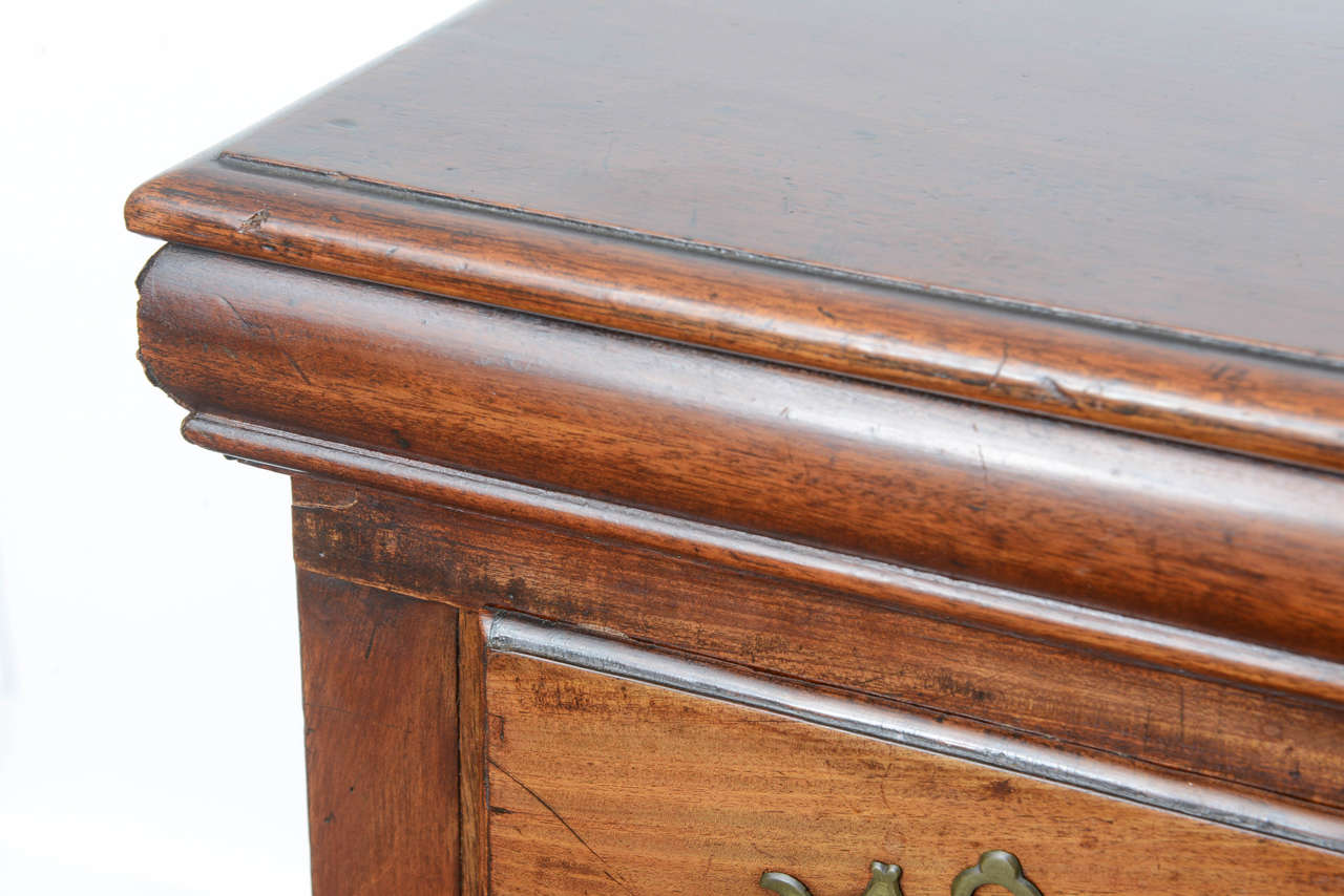 Great 19th Century American Mahogany Chest of Drawers 6