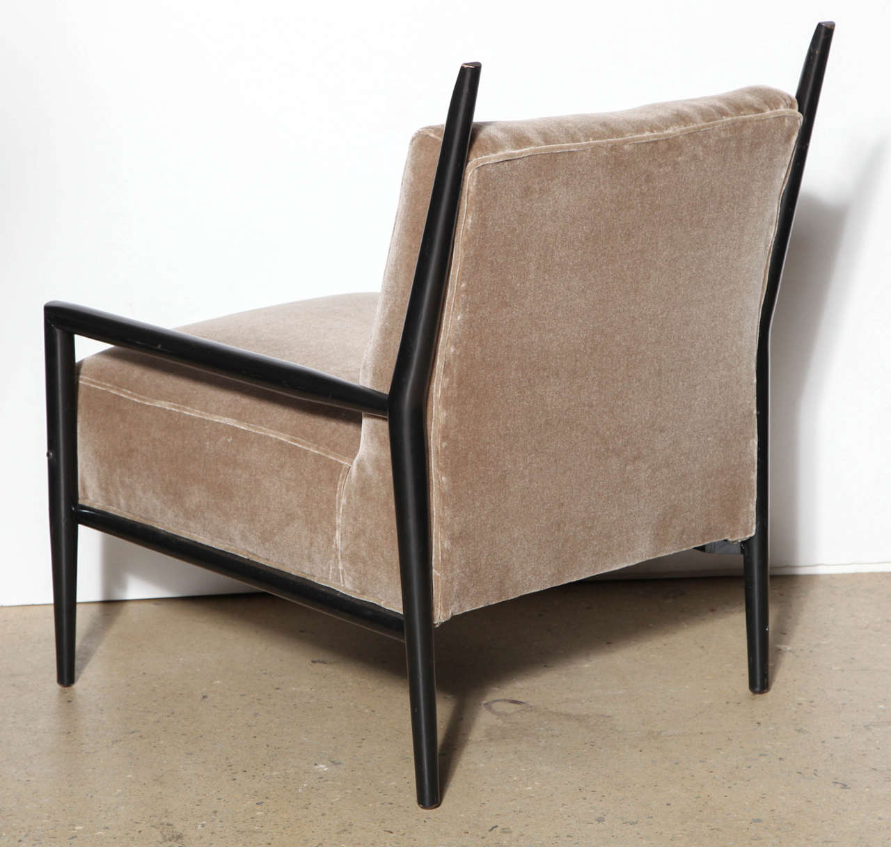 Paul McCobb 3082-E Planner Group Ebonized Lounge Chair in Taupe Mohair, 1950s In Good Condition In Bainbridge, NY