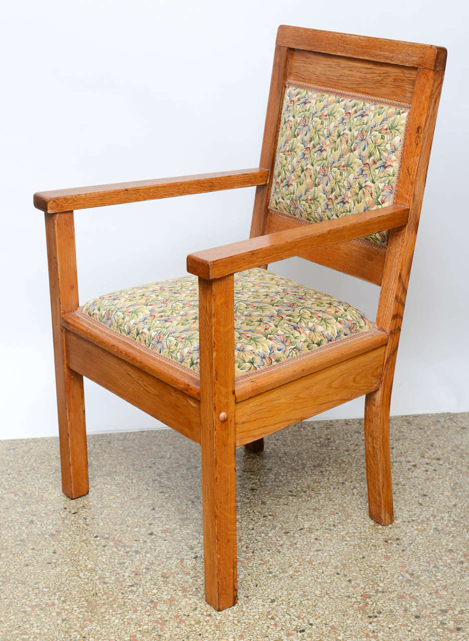 Set of 24 Matching Arts & Crafts or Mission Armchairs, circa 1915 In Good Condition For Sale In West Palm Beach, FL