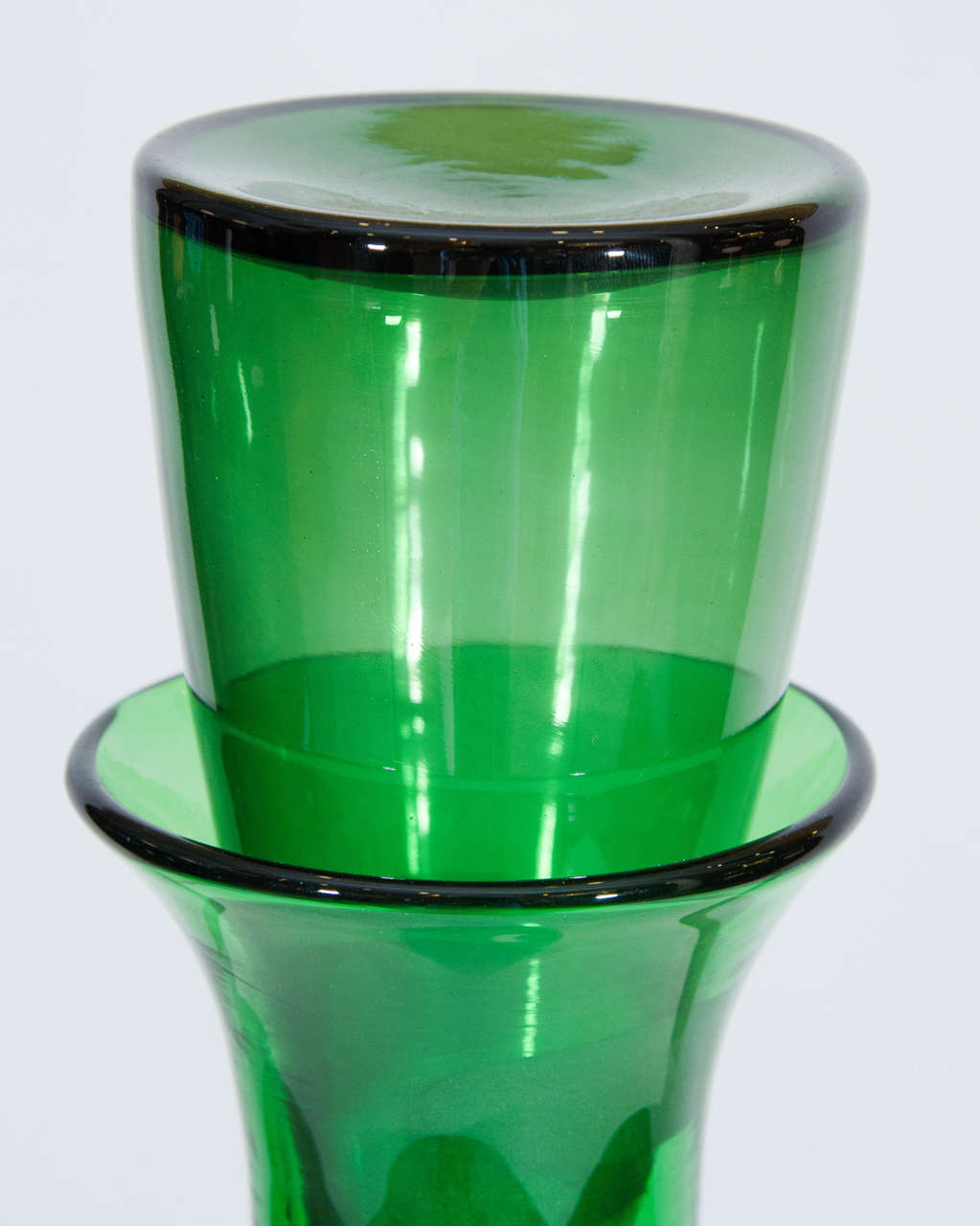 Grand and Tall Floor Decanter by Wayne Husted for Blenko In Good Condition In New York, NY