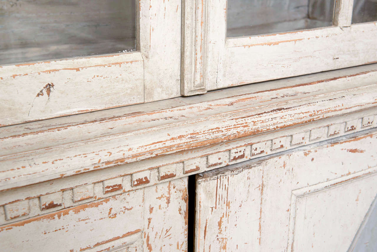 18th Century Antique Gustavian Swedish Cabinet with Original Glass Doors 4
