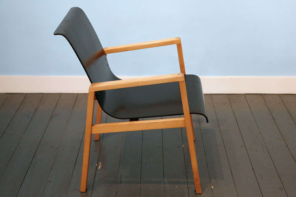 Hallway Chair by Alvar Aalto For Sale 2