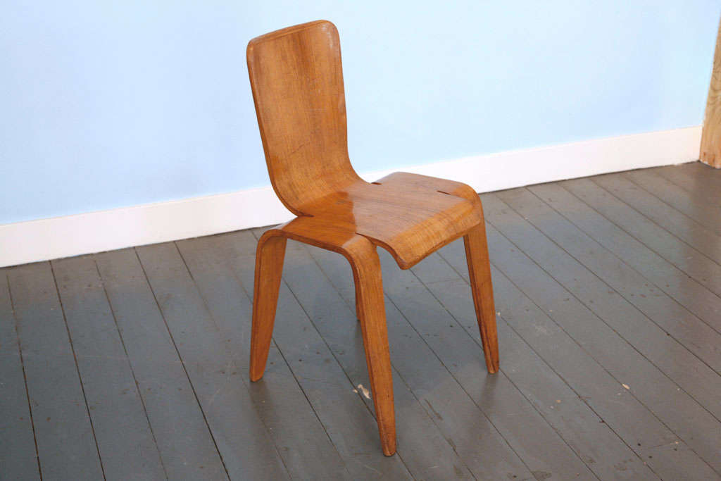 Han Pieck designed only two chairs. The famous LAWO 1 lounchechair and the BAMBI. The BAMBI chair was designed in 1945/1946 in The Netherlands but taken into production a few years later at MORRIS&CO in Glasgow. United Kingdom. This rare chair is