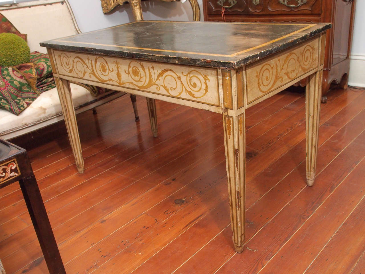 Painted Italian Neoclassical Writing Table For Sale 5