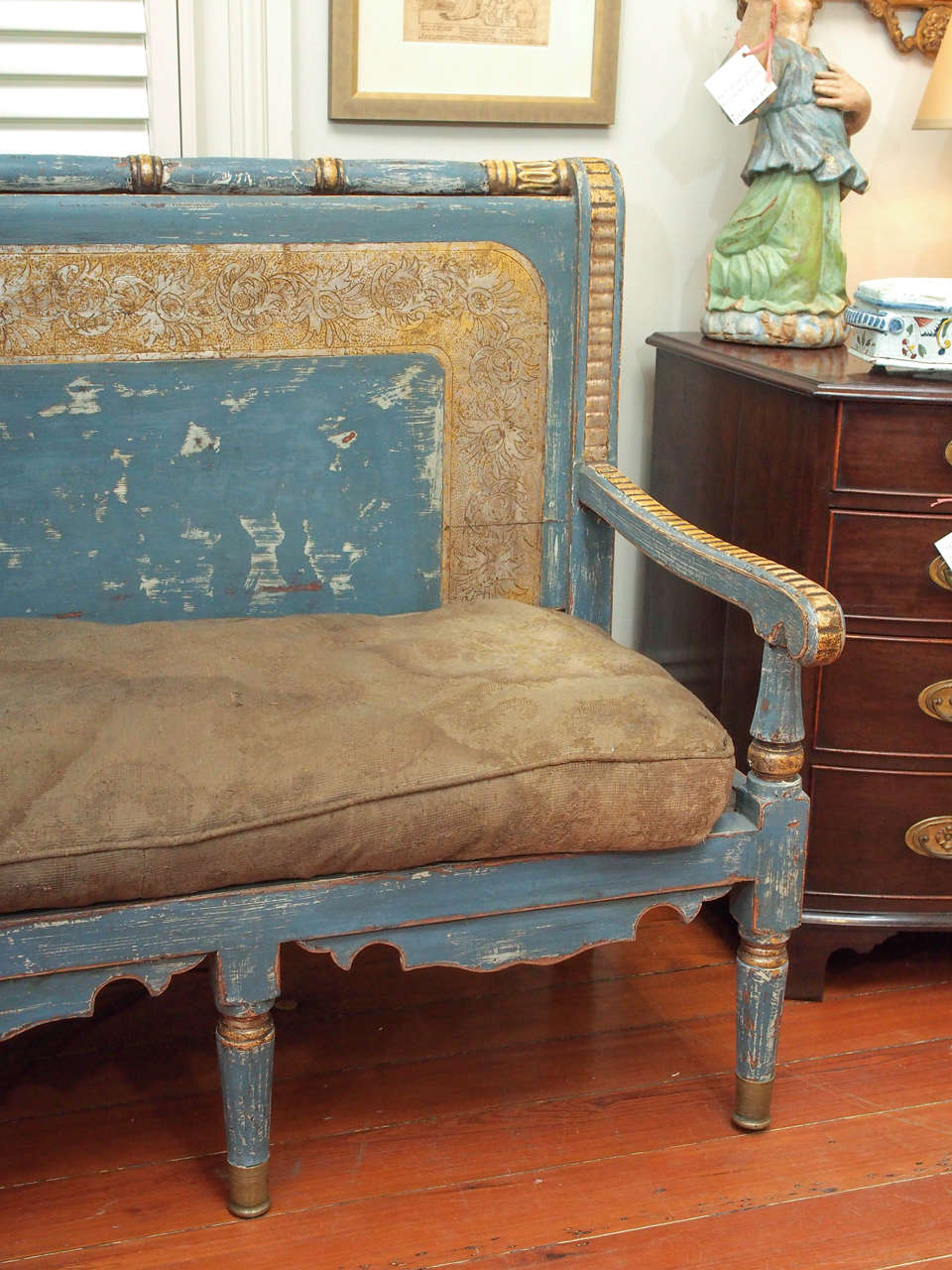 Polychrome and Gilt Spanish Settee In Good Condition In New Orleans, LA