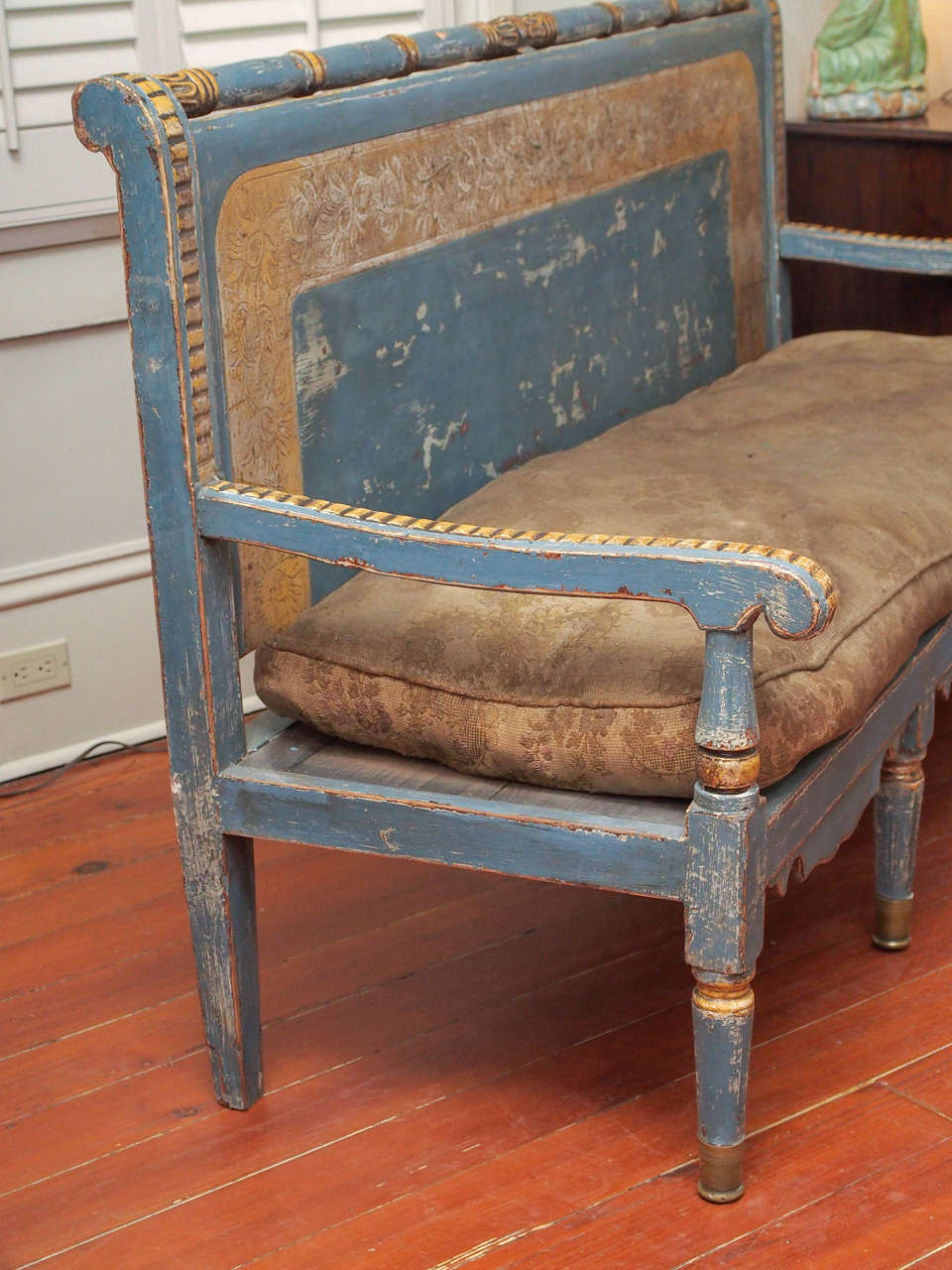 Polychrome and Gilt Spanish Settee 3