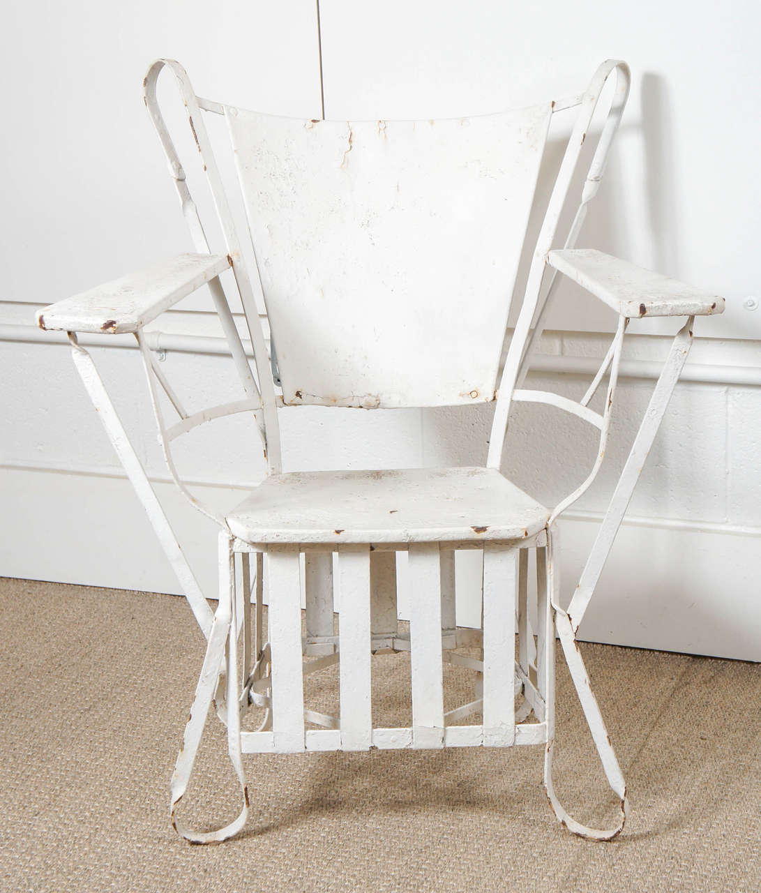 Pair of White Iron Outdoor Chairs In Excellent Condition In Hudson, NY