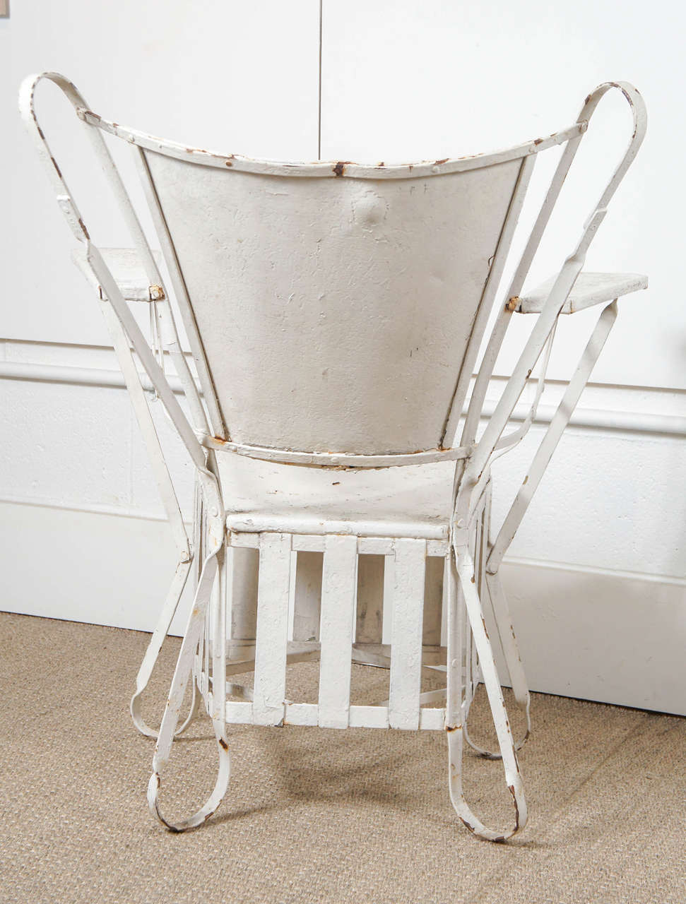 Pair of White Iron Outdoor Chairs 1