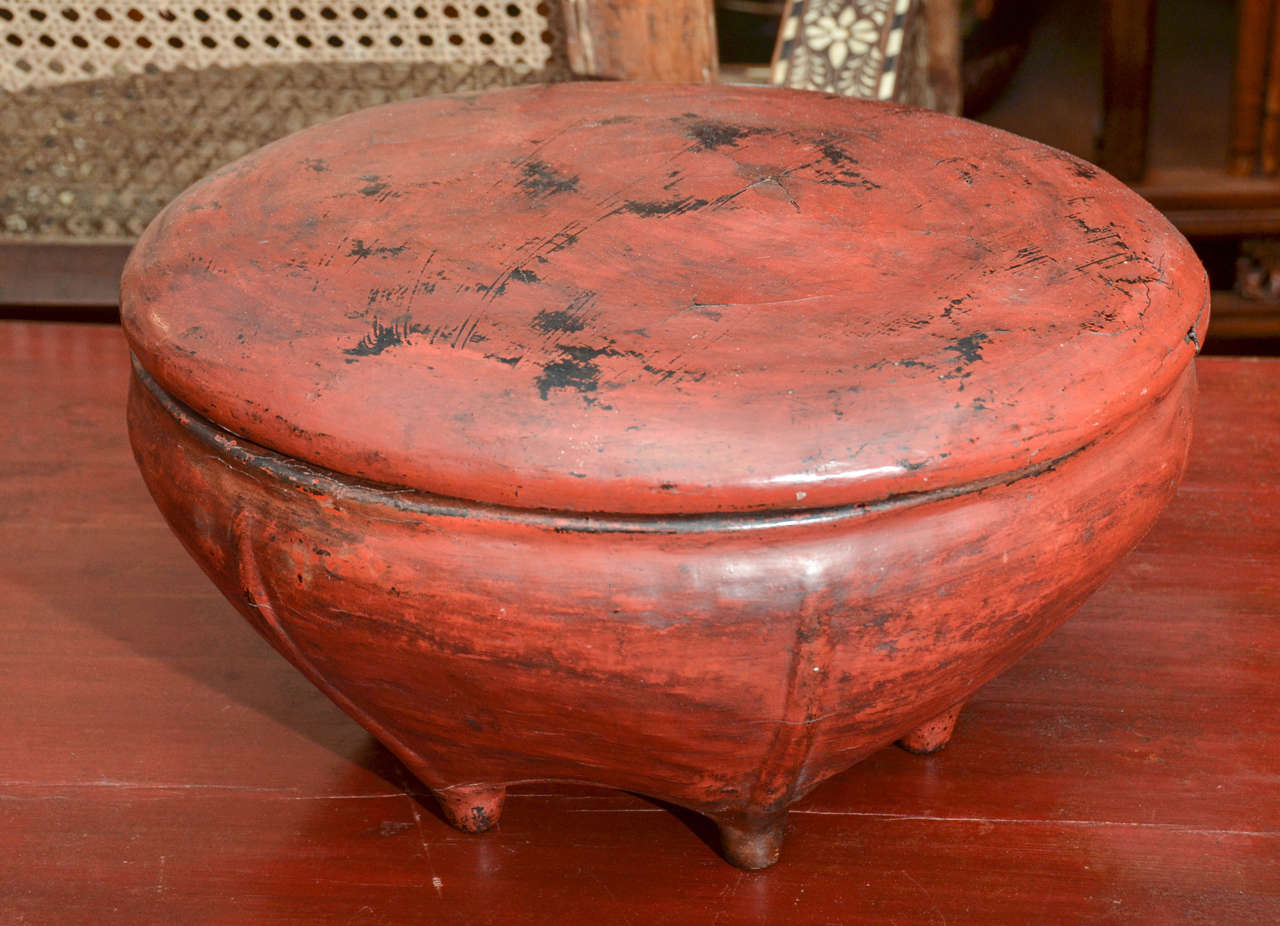 20th Century Thai Red Lacquered Lidded Bowl For Sale