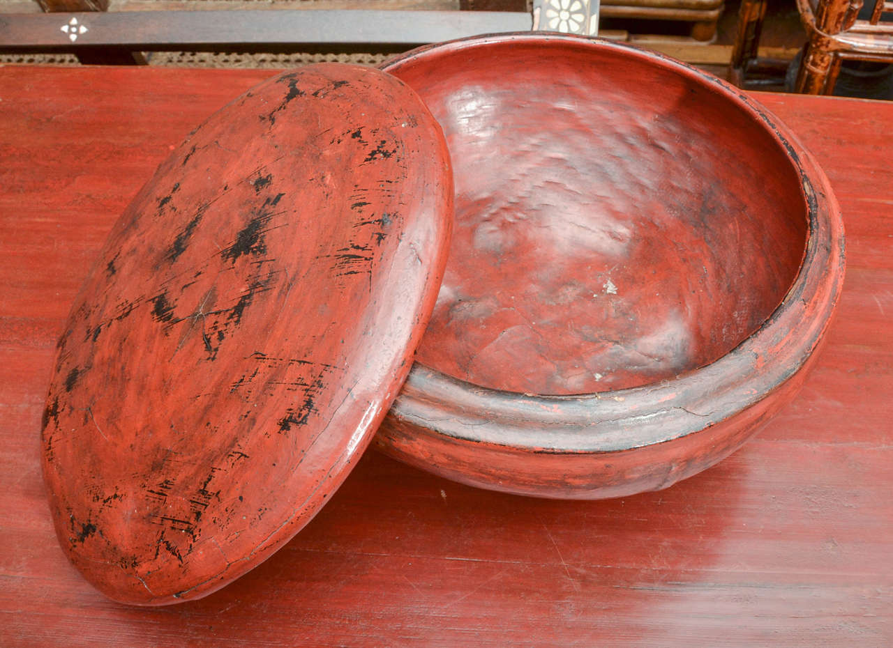 Thai Red Lacquered Lidded Bowl For Sale 1
