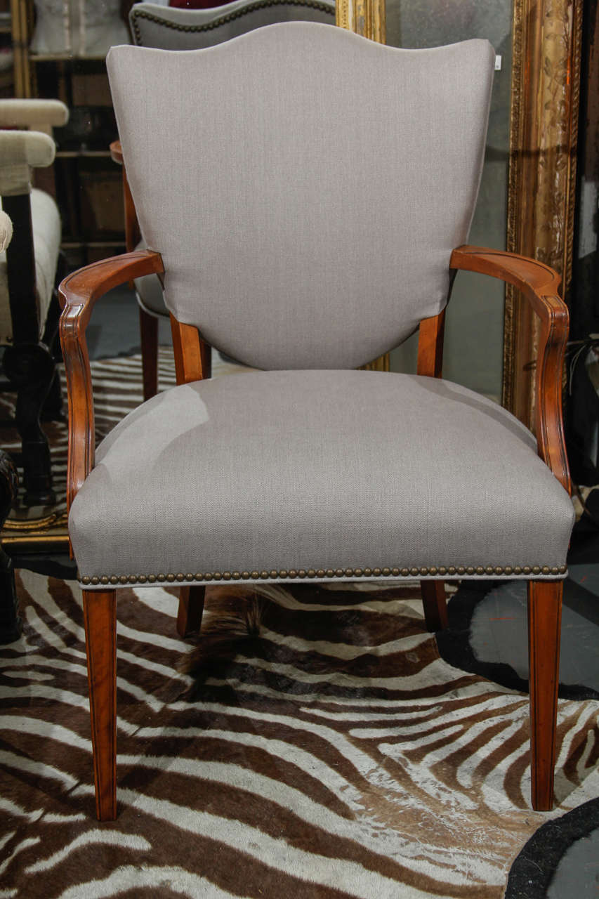 Grey Linen Side Chair In Good Condition For Sale In Seattle, WA