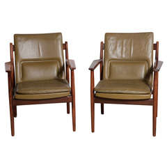 Pair of Mid-Century Arne Vodder Armchairs in Olive Leather
