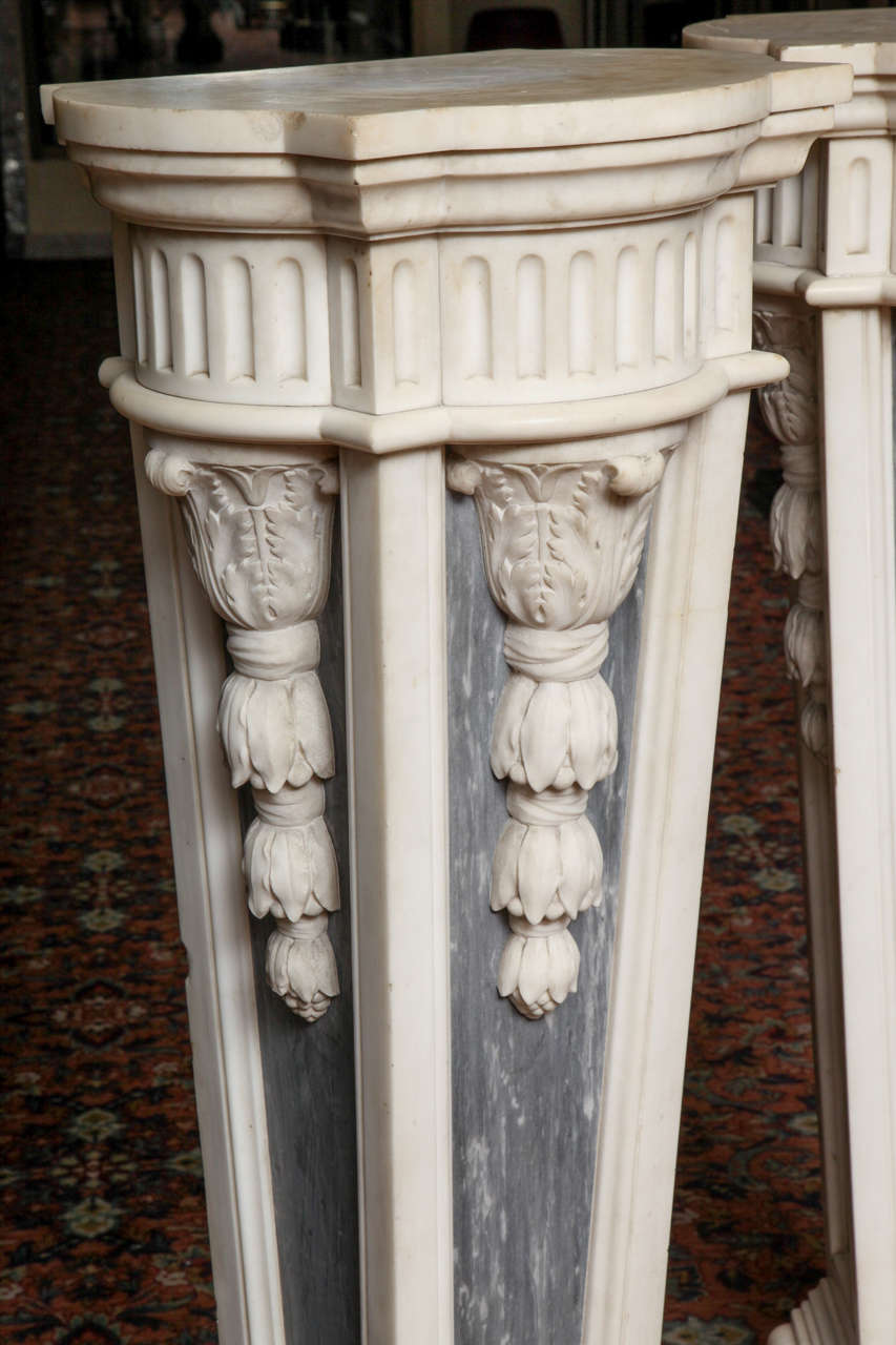 Pair of French Louis XVI Style, Two-Toned Carrera and Grey Marble Pedestals In Good Condition For Sale In New York, NY