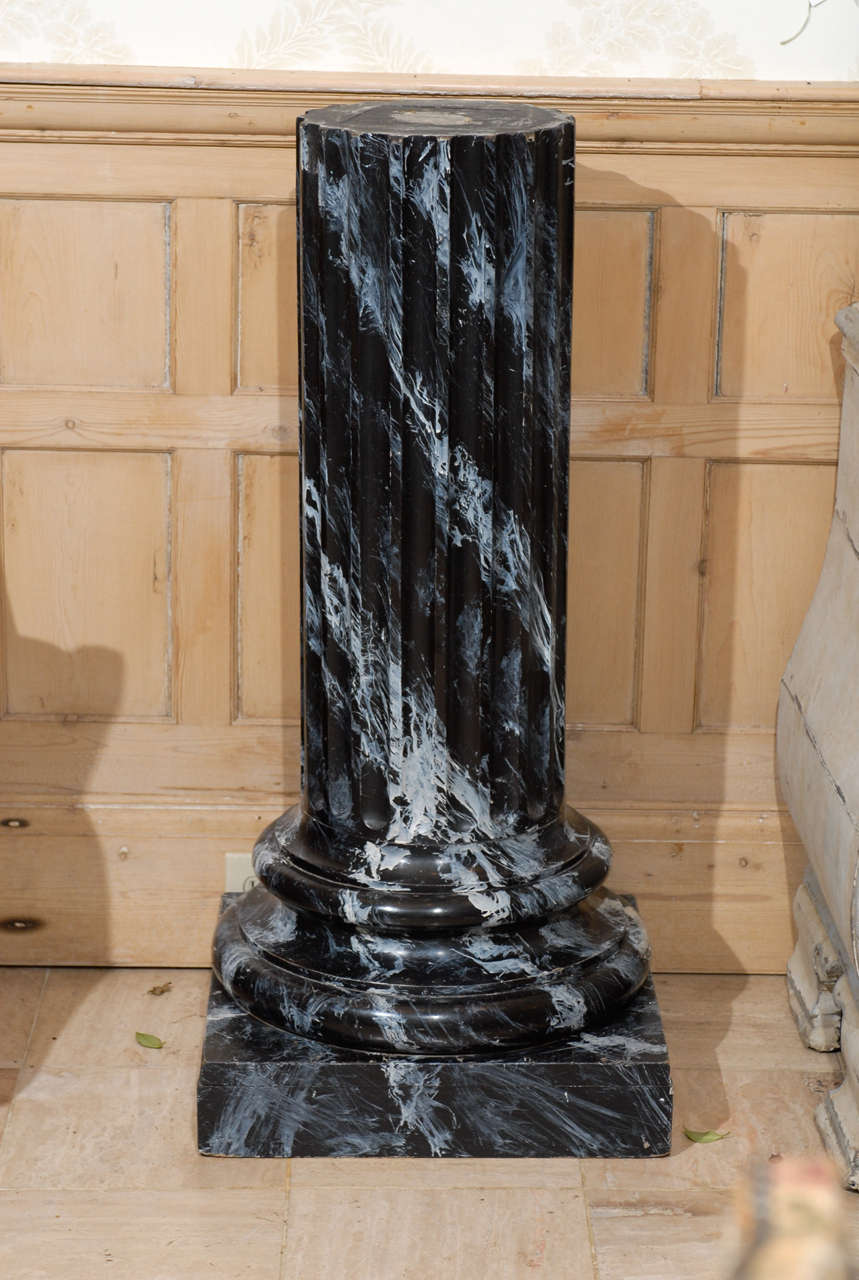 Wood Early 20th Century Pair of Faux Marble Pedestals, Circa 1920 For Sale
