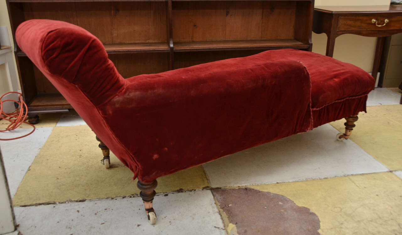 English Victorian Tufted Chaise Longue In Good Condition In Southampton, NY