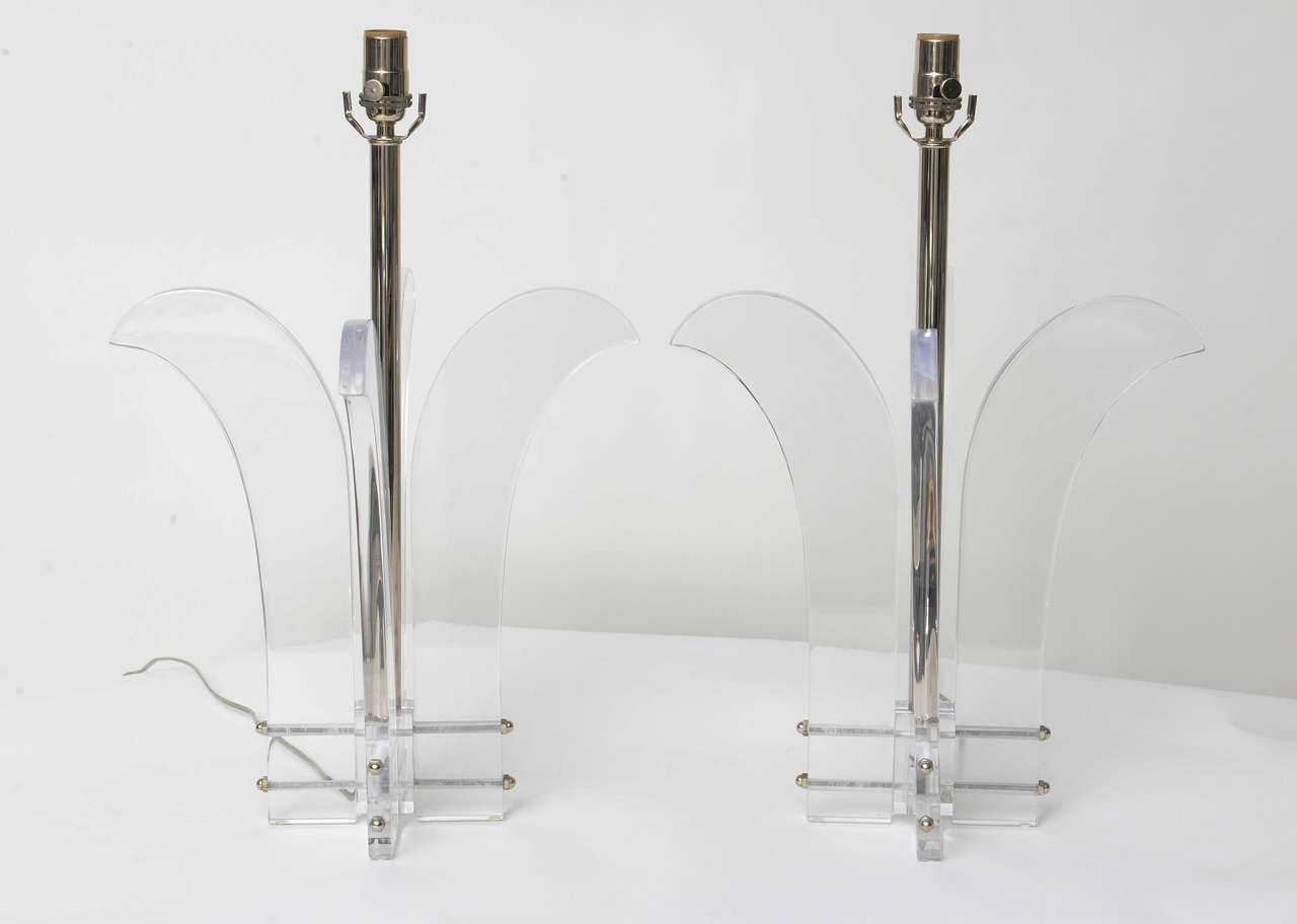 Pair of Plume Table Lamps in Lucite For Sale 1