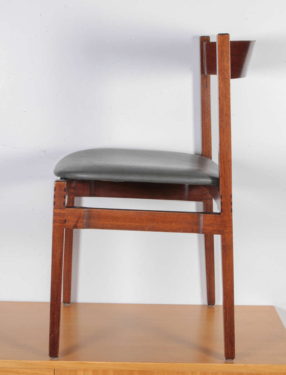 Set of Four Walnut Dining Chairs by Gianfranco Frattini In Good Condition In New York, NY