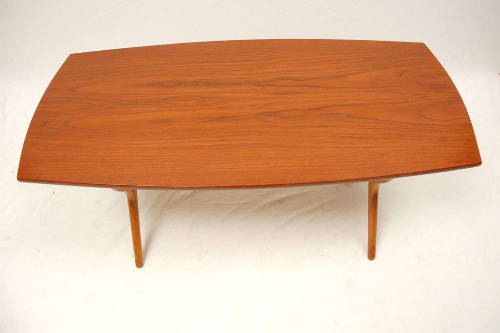 Danish Coffee Table In Excellent Condition In Los Angeles, CA